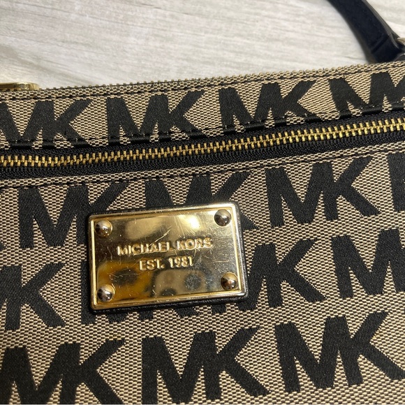 Michael Kors Jet Set Travel Double Zip Wristlet Logo MK Print Black - Picture 14 of 16